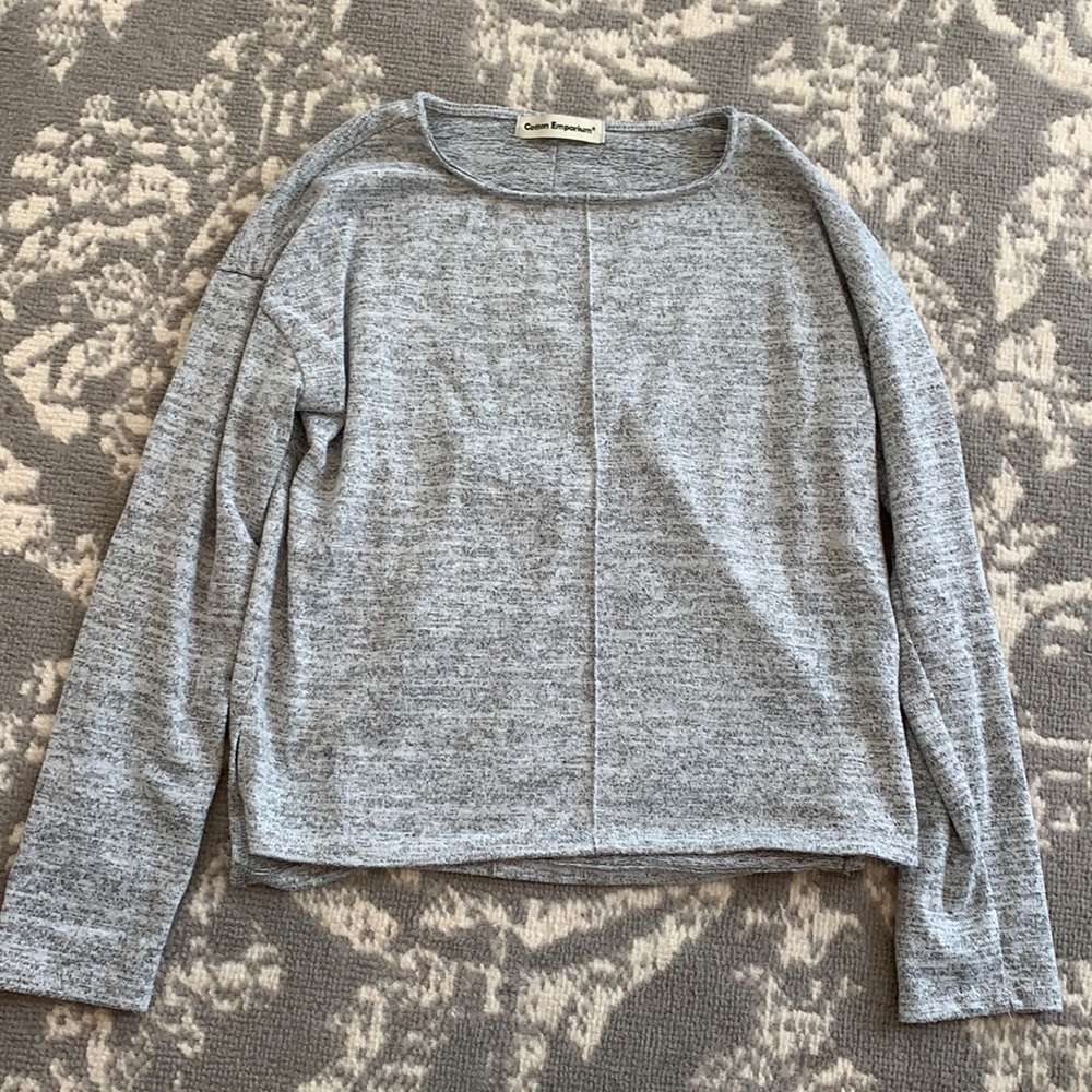 Grey long sleeve light sweater top